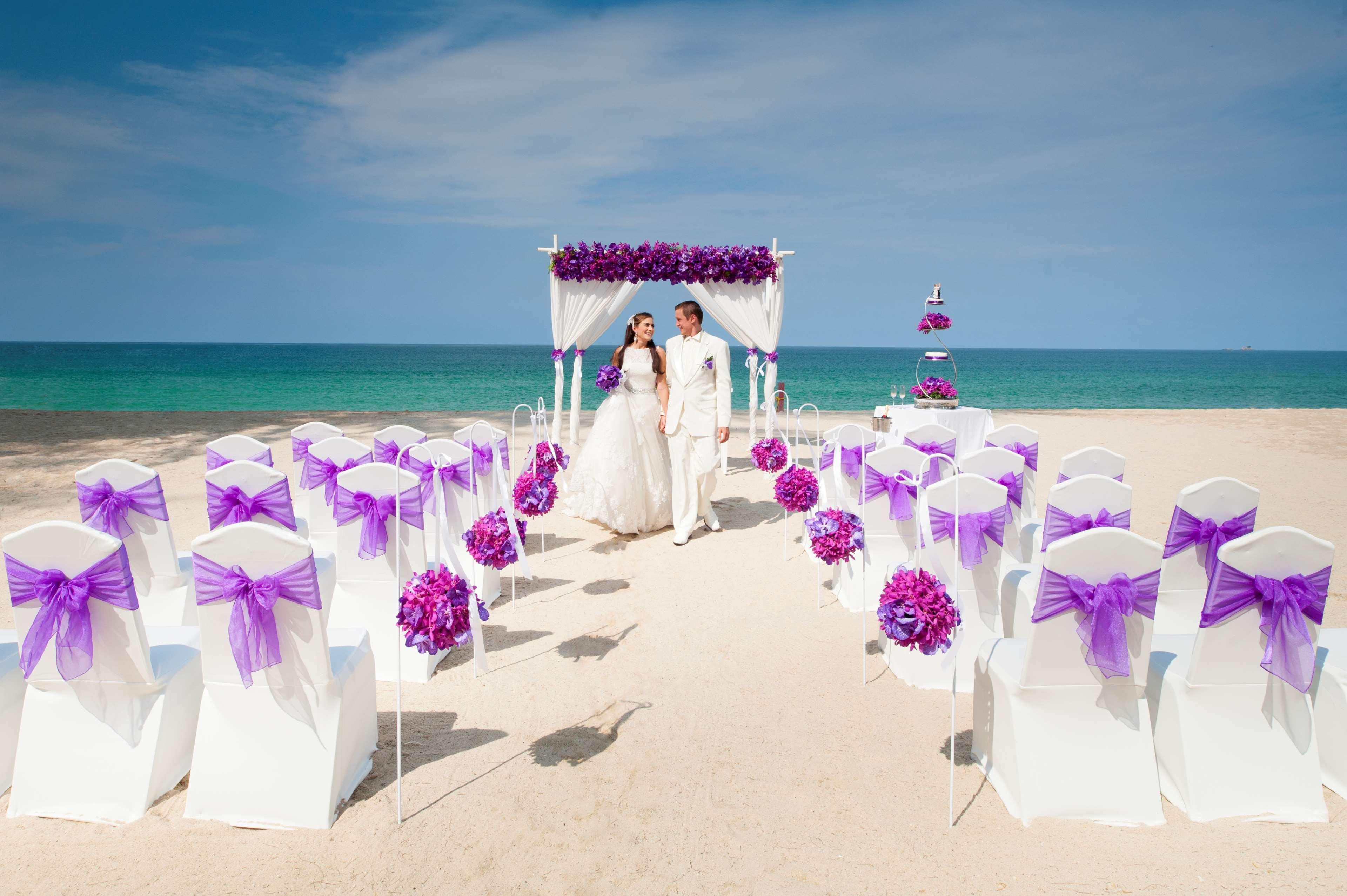 Dusit Thani Laguna Phuket Bãi biển Bang Tao Ngoại thất bức ảnh A beach wedding