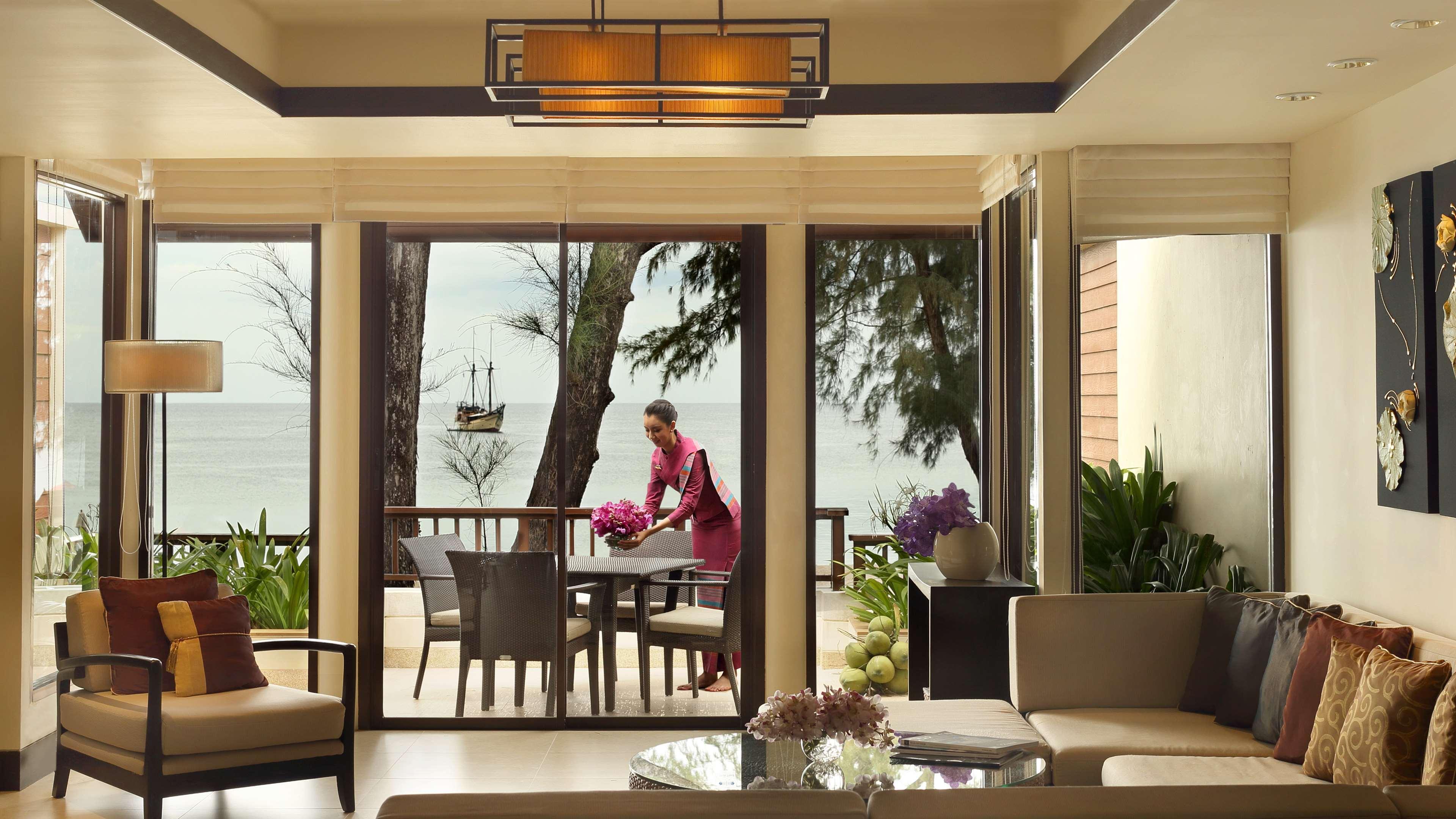 Dusit Thani Laguna Phuket Bãi biển Bang Tao Ngoại thất bức ảnh A guest at the Four Seasons Resort