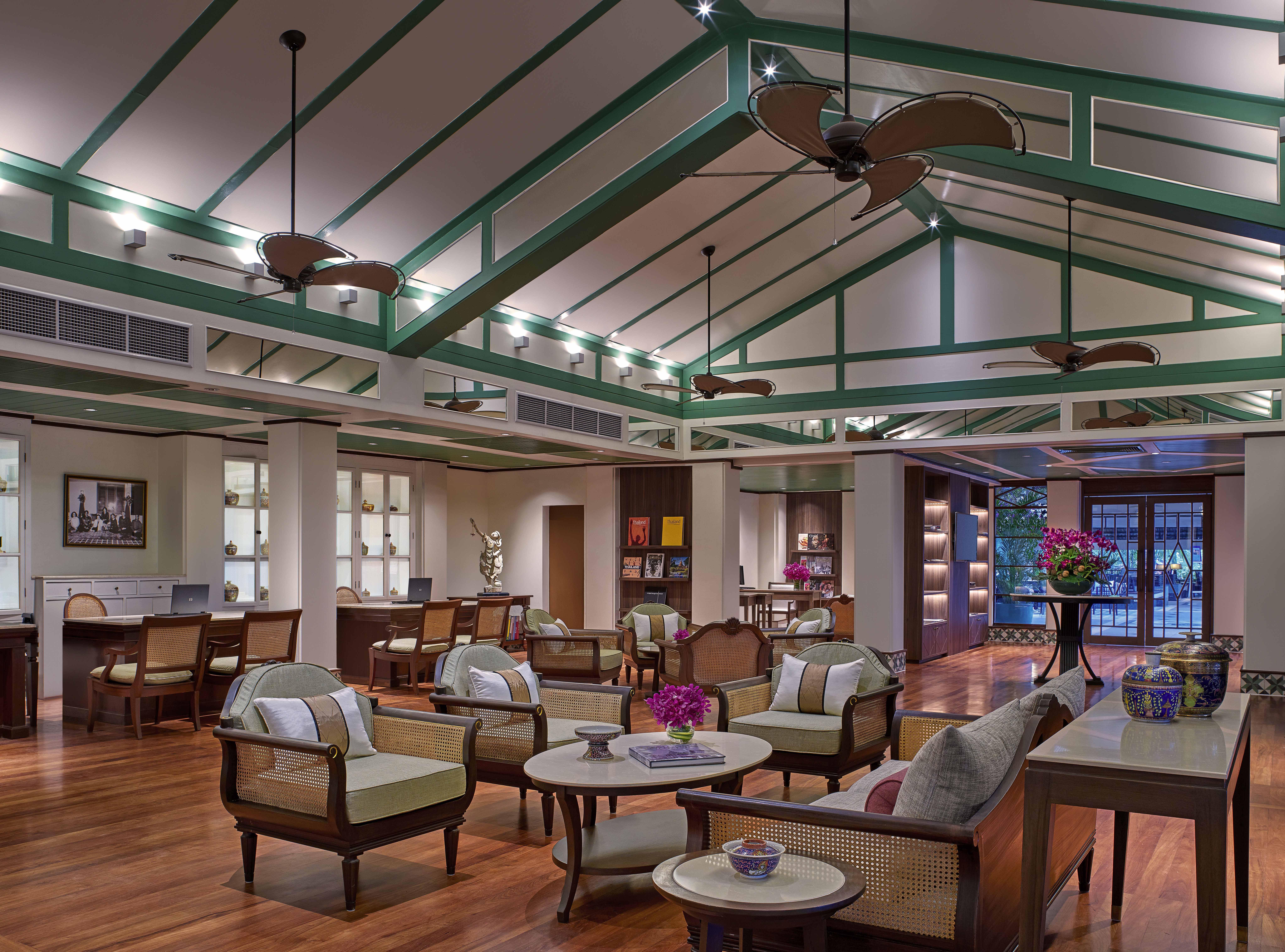 Dusit Thani Laguna Phuket Bãi biển Bang Tao Ngoại thất bức ảnh The interior of the hotel