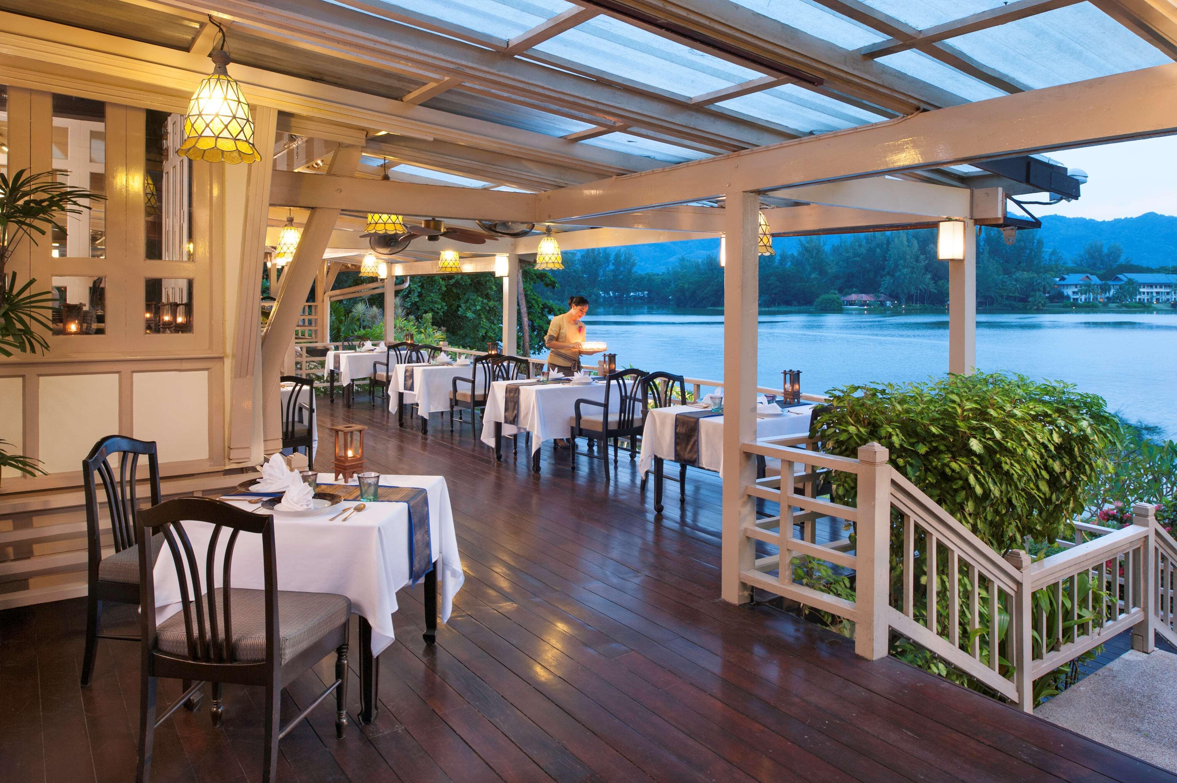 Dusit Thani Laguna Phuket Bãi biển Bang Tao Ngoại thất bức ảnh The restaurant at the Oak Bay Beach Hotel
