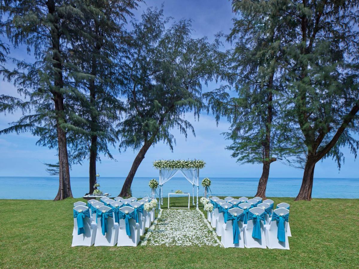 Dusit Thani Laguna Phuket Bãi biển Bang Tao Phòng bức ảnh The lawn at the Royal Cliff Beach Hotel